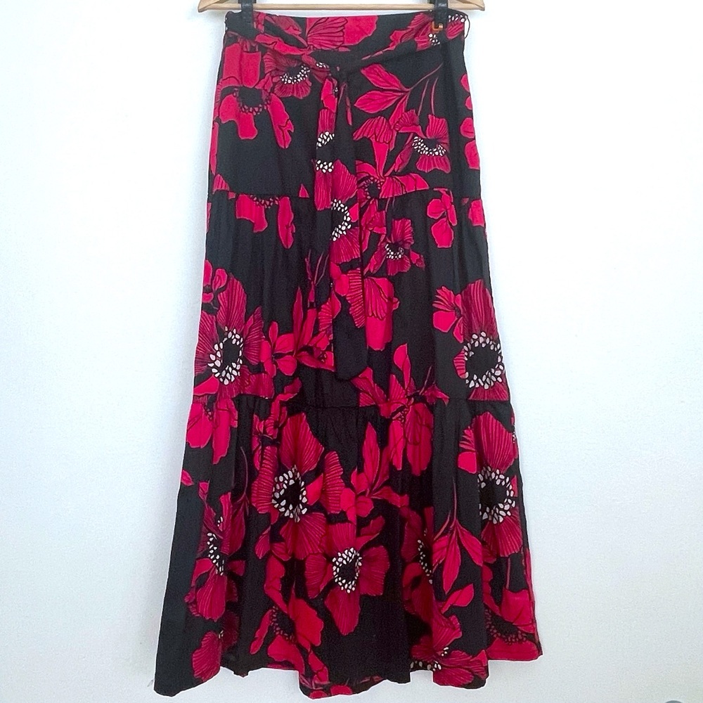 Who What Wear Red/Black Floral Print Tiered Skirt